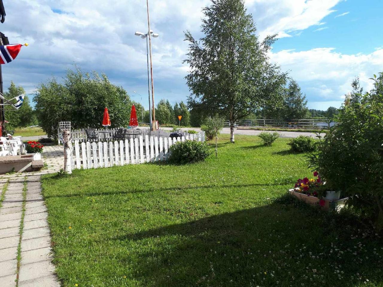 Dessans Cafe & Logi Otel Pello Dış mekan fotoğraf